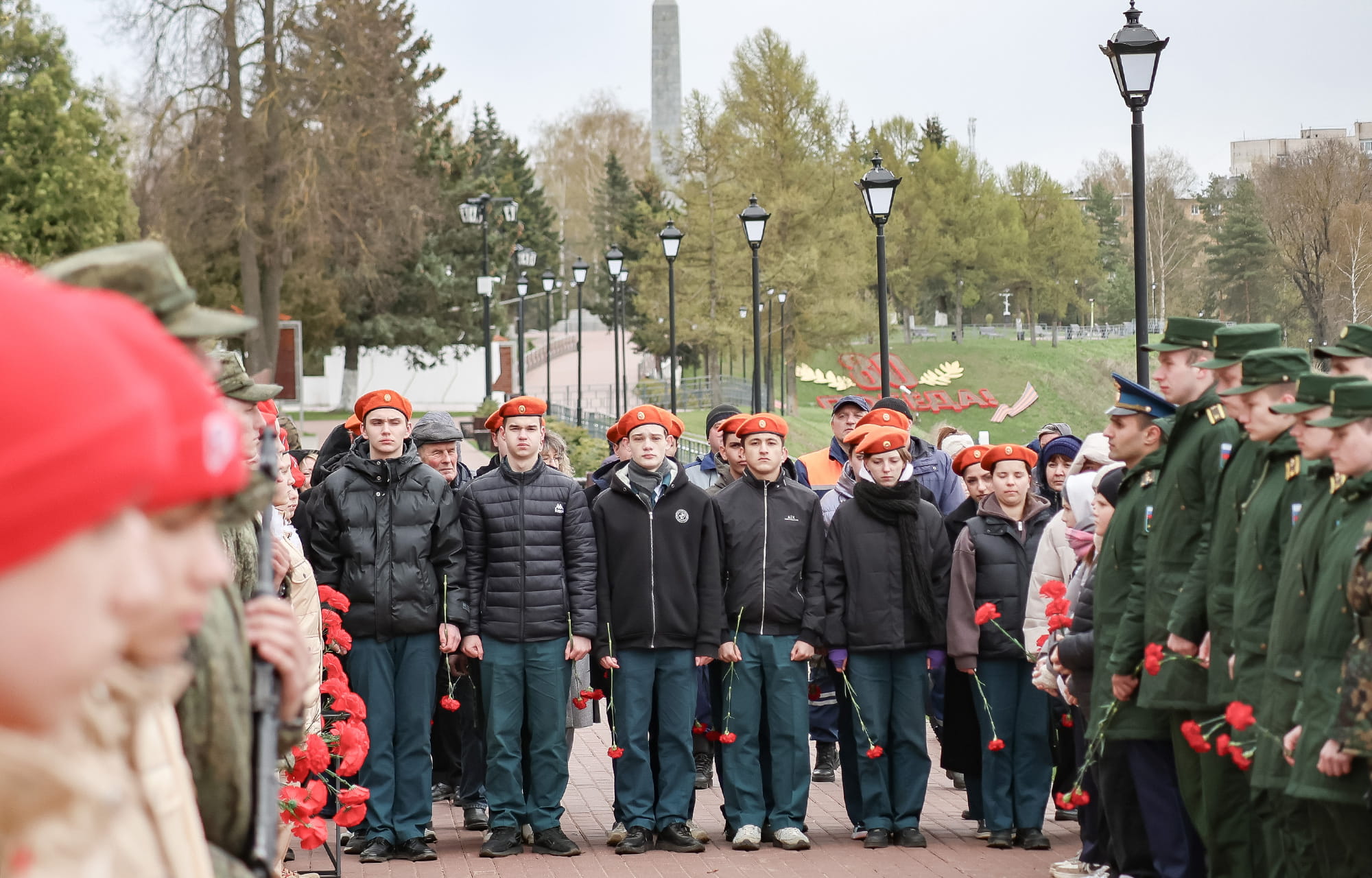 В Ржеве установили бюсты Героев России Александра Фролова и Михаила Васильева