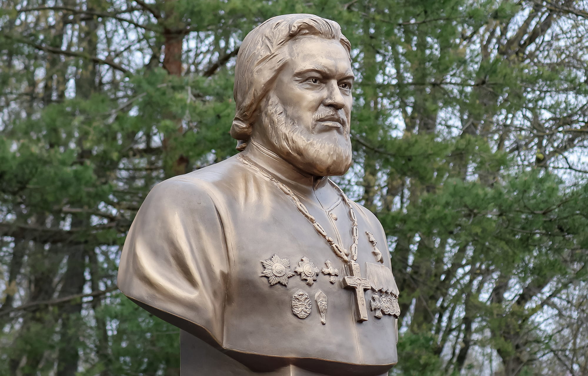 В Ржеве установили бюсты Героев России Александра Фролова и Михаила Васильева