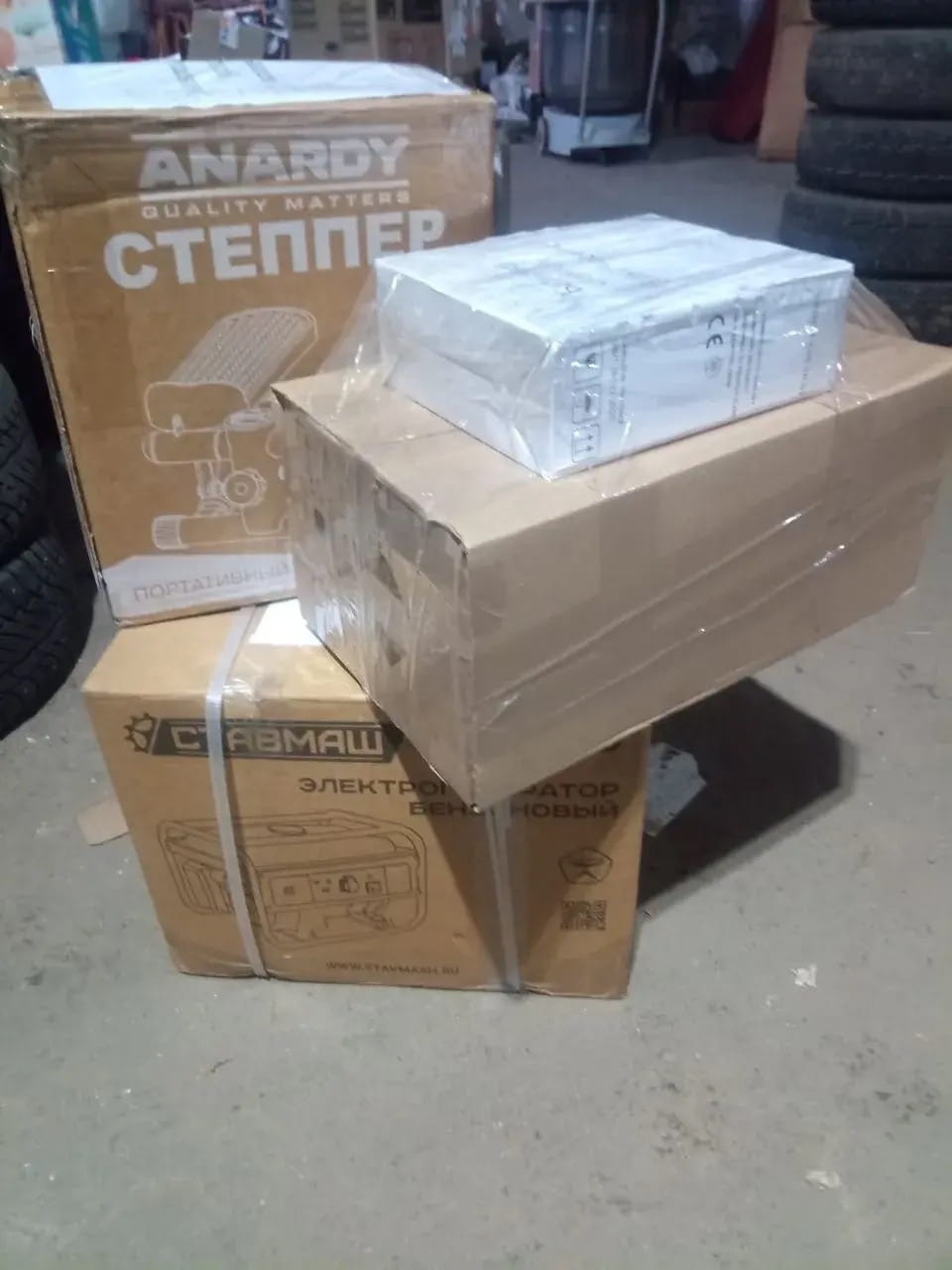 Пиломатериалы и «посылки дружбы»: из Тверской области отправили новые партии гумгрузов в зону СВО