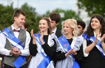 Виталий Королев: Искренне надеюсь, что каждый из сегодняшних выпускников сможет обрести свое счастье здесь, дома Виталий Королев: Искренне надеюсь, что каждый из сегодняшних выпускников сможет обрести свое счастье здесь, дома