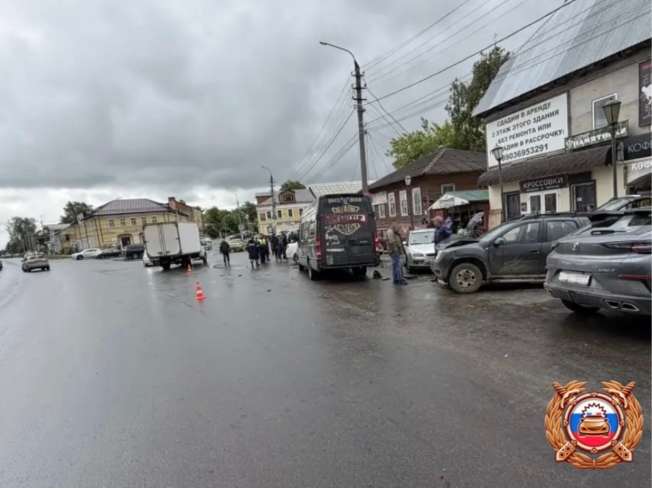 В Тверской области произошло массовое ДТП с участием семи автомобилей
