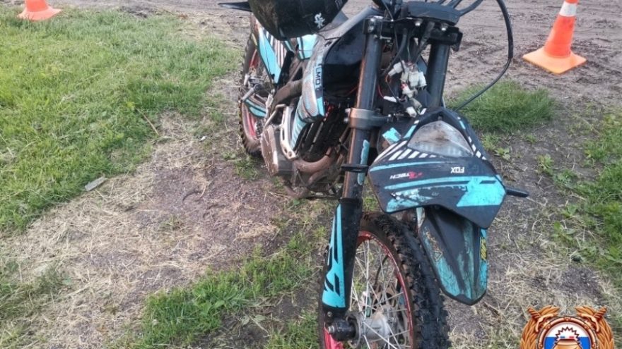 В Тверской области опрокинулся мотоцикл
