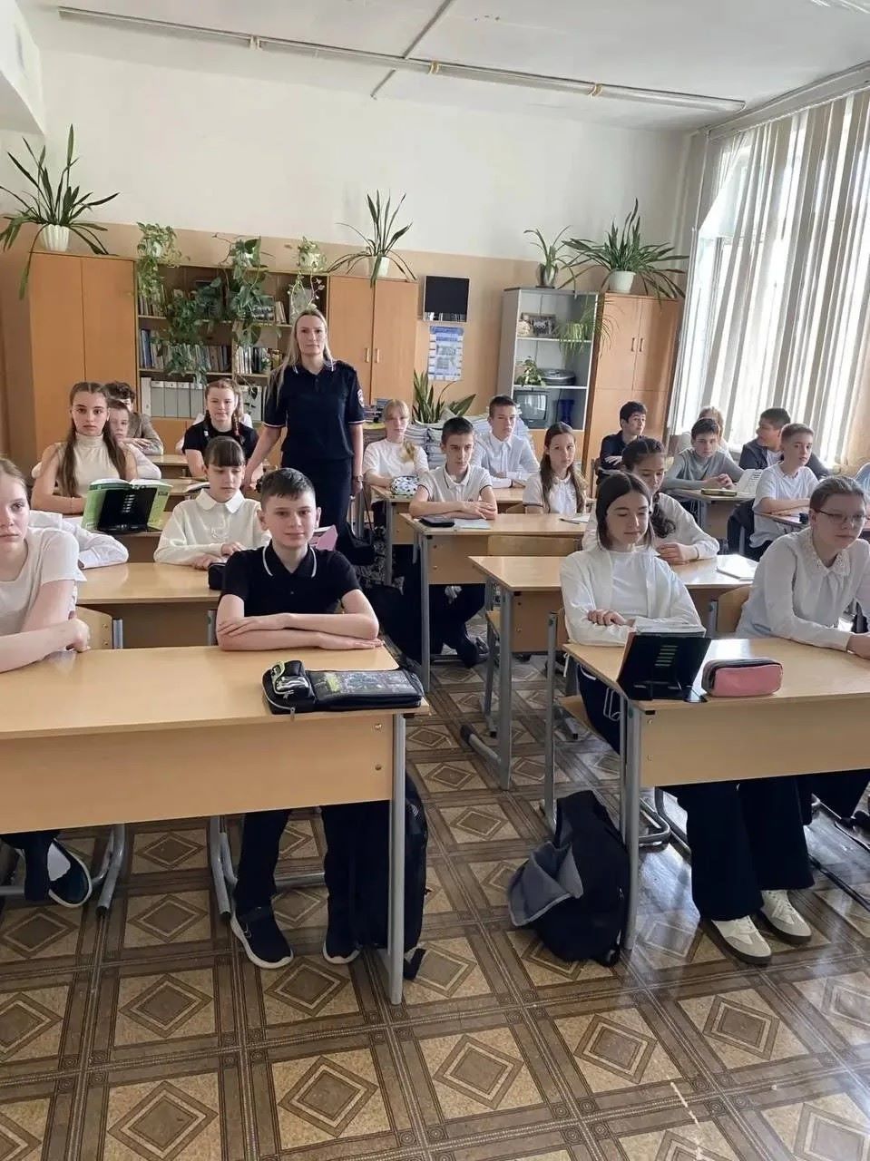 Перед летними каникулами в школах Твери прошел единый урок дорожной безопасности 