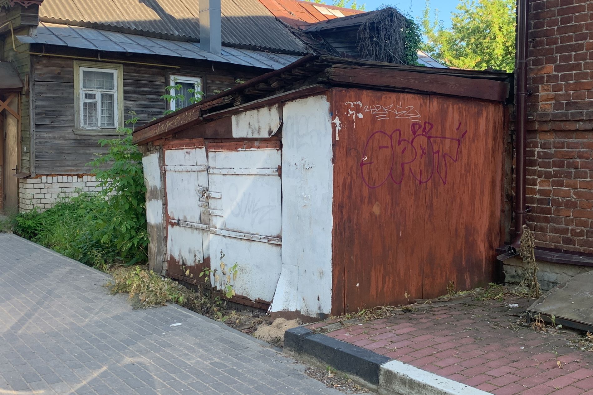 гаражу