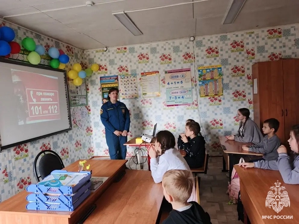 Школьникам Оленинского округа рассказали, как действовать при пожаре
