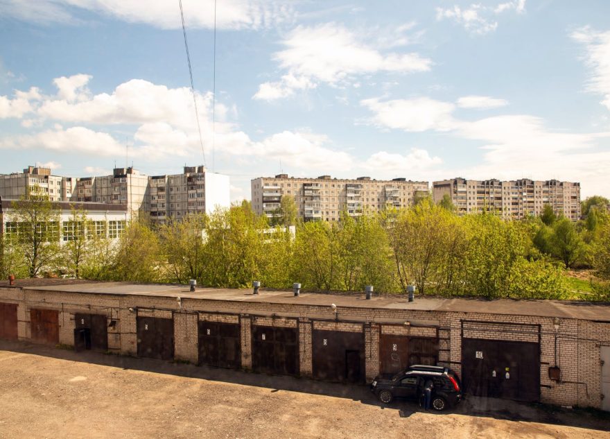 гаражу