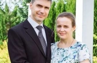 Виталий Королев поздравил с днем рождения мать-героиню из Торжокского округа Елену Сапелкину Мать