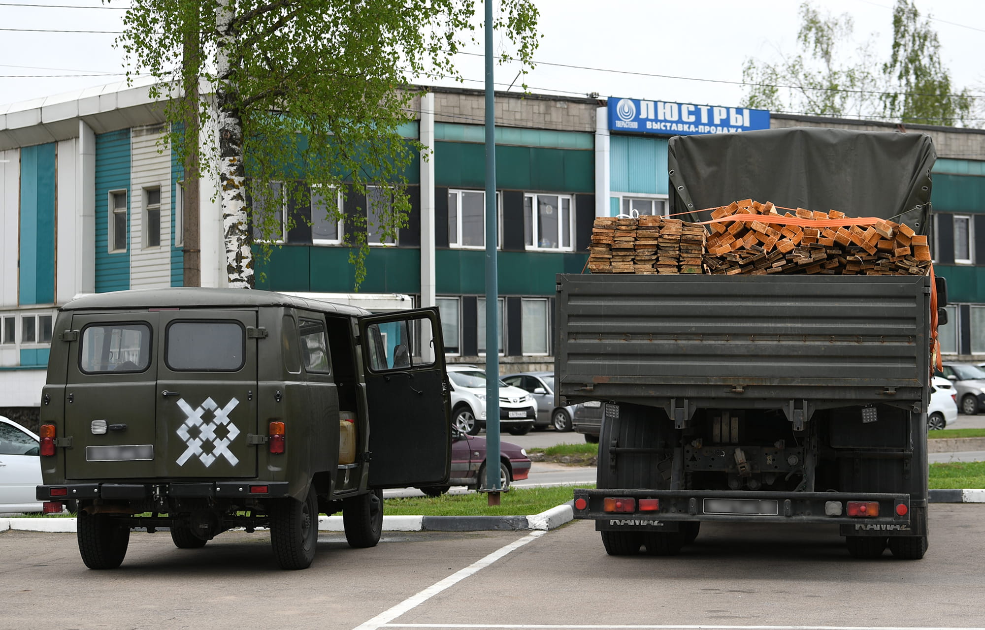 гуманитарный