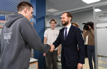 Виталий Королев дал поручения по летней трудовой кампании по итогам посещения ярмарки вакансий работодателями
