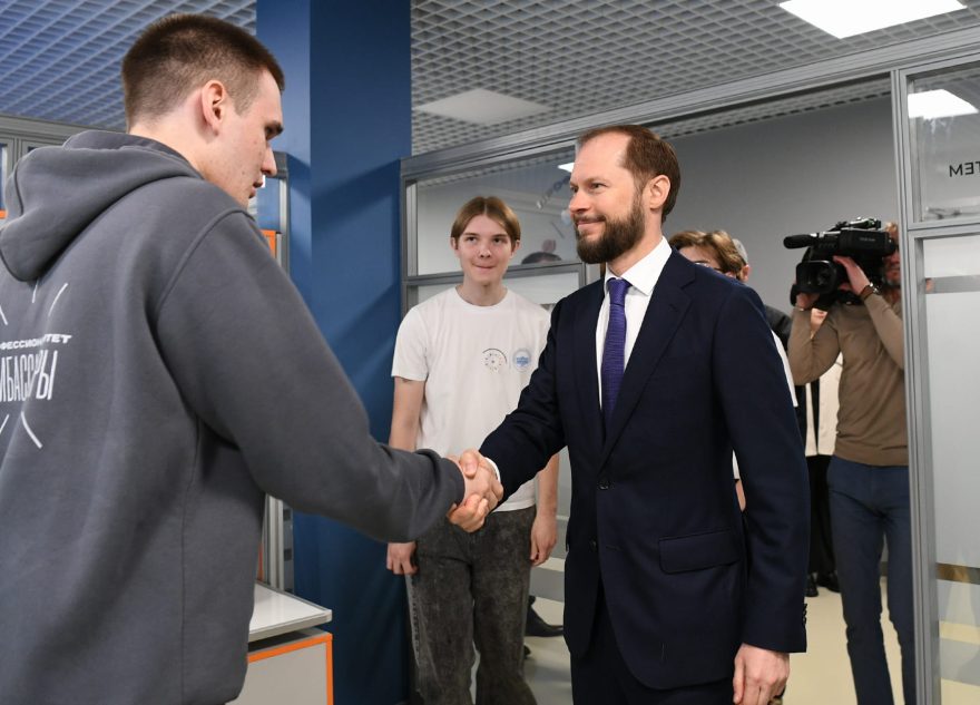 работодателями