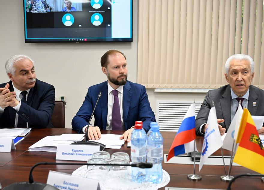 выпускник