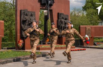 Тверские школьники и студенты продемонстрировали знания по истории и строевую подготовку