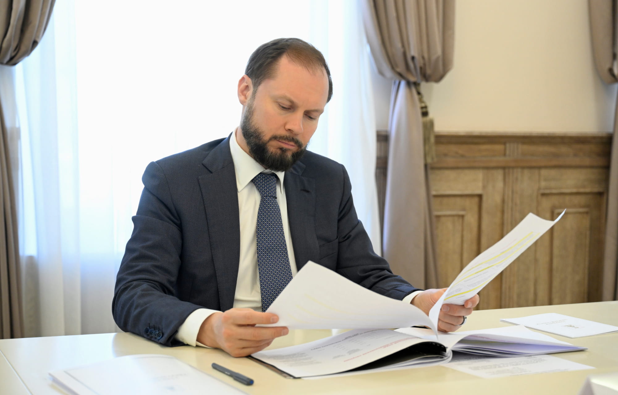 Виталий Королев поддержал инициативу отметить вклад Оленинского округа в Великую Победу почетным званием