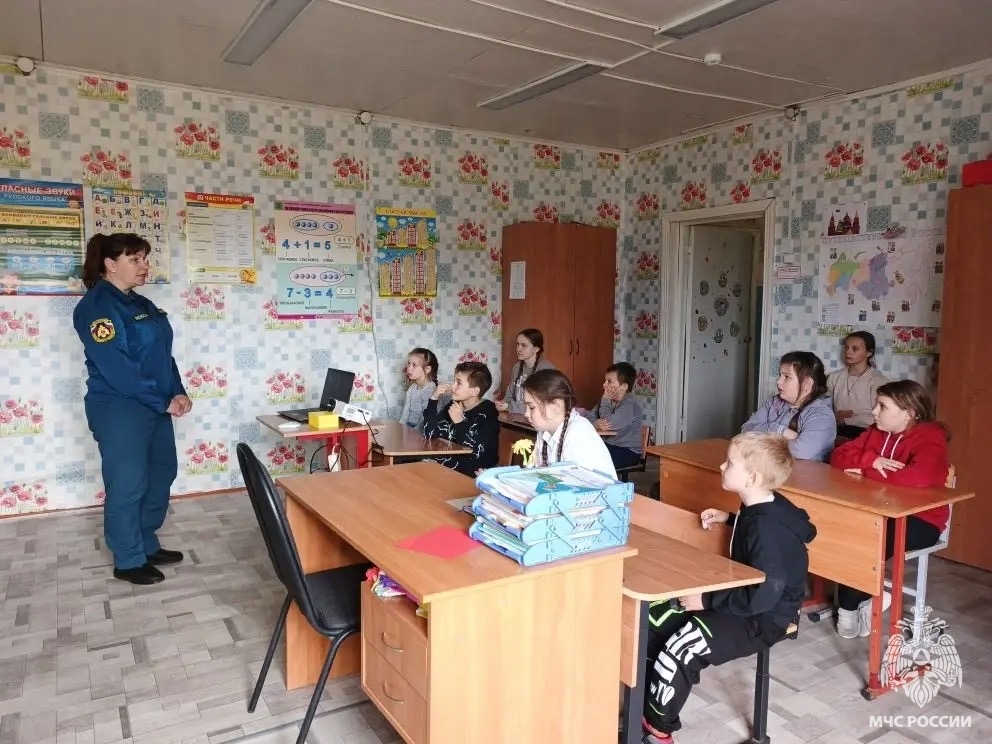 Школьникам Оленинского округа рассказали, как действовать при пожаре