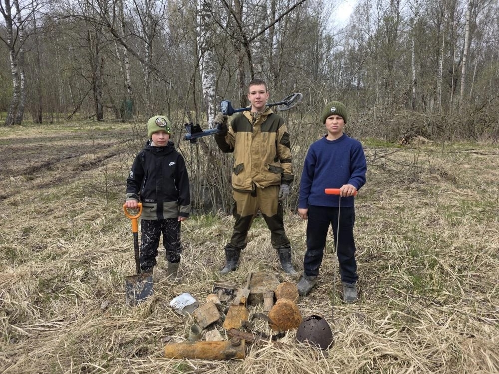 Поисковики нашли фрагменты танка Т-34 в Тверской области