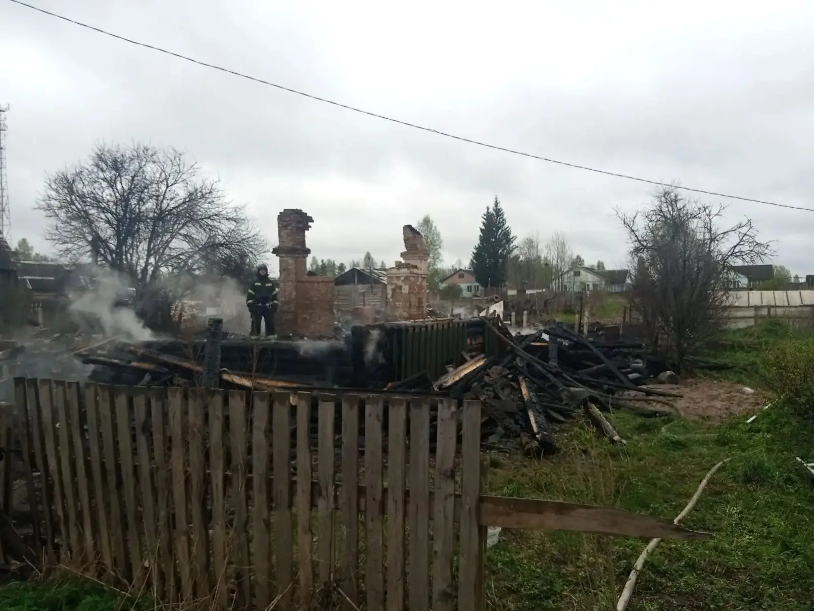 На пожаре в Тверской области погибла женщина