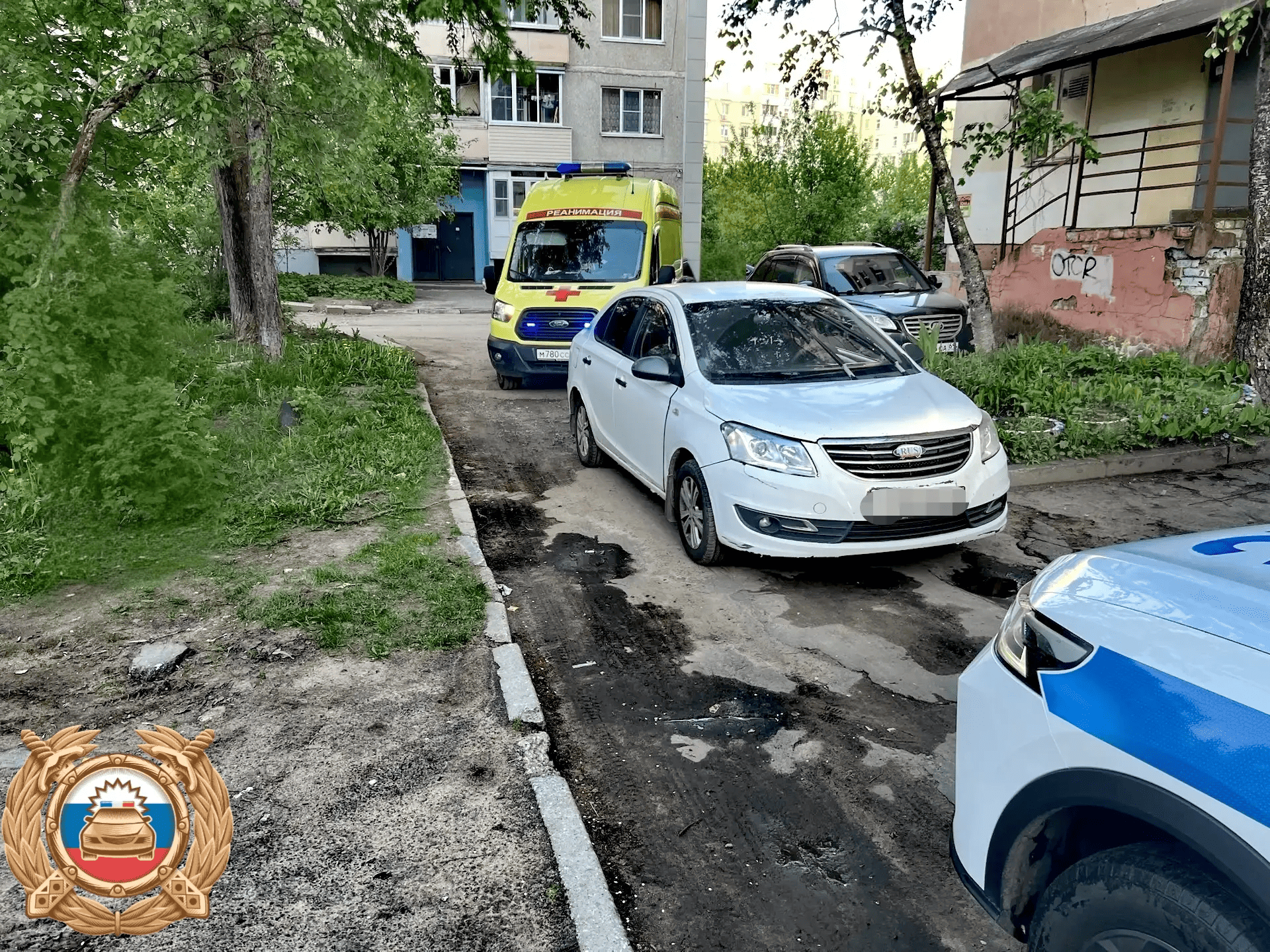 В Твери водитель на Chery сдавал задним ходом и сбил женщину
