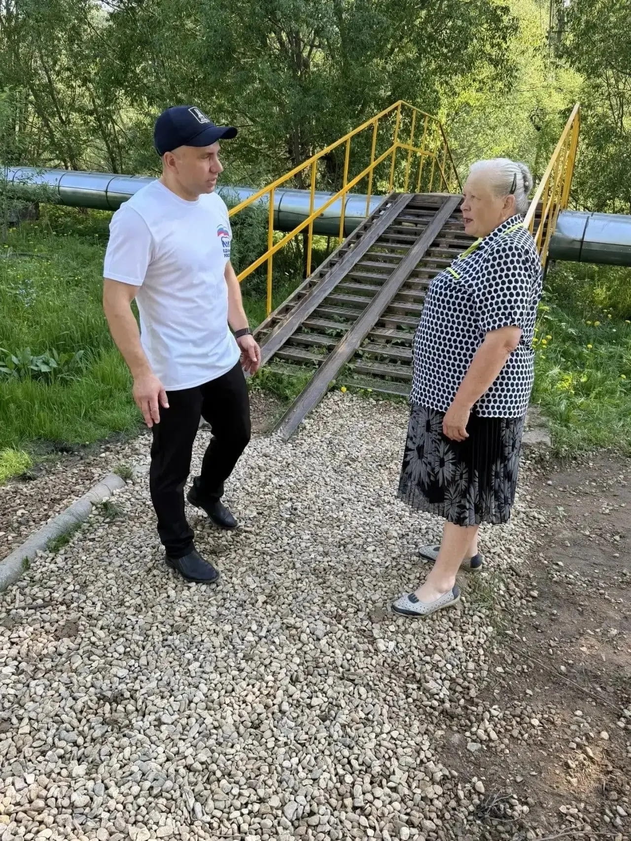 По поручению Виталия Королева в Бежецке привели в порядок пешеходную дорогу, востребованную у местных жителей