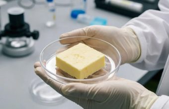 Специалисты Тверской испытательной лаборатории выявили фальсифицированное масло лаборатории