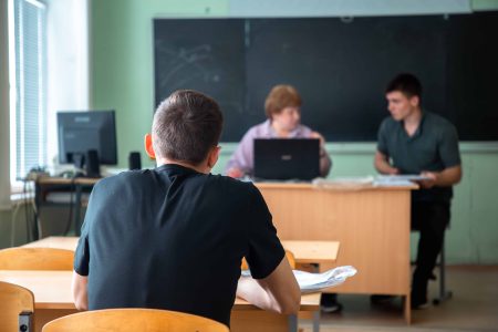 Колледж или вуз: эксперт проекта «Билет в будущее» поможет выпускникам Тверской области сделать выбор Колледж