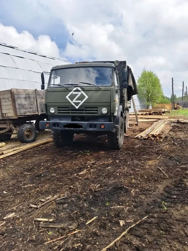 Автомобили, провизия, стройматериалы: волонтеры Тверской области отправили новые гумгрузы бойцам СВО