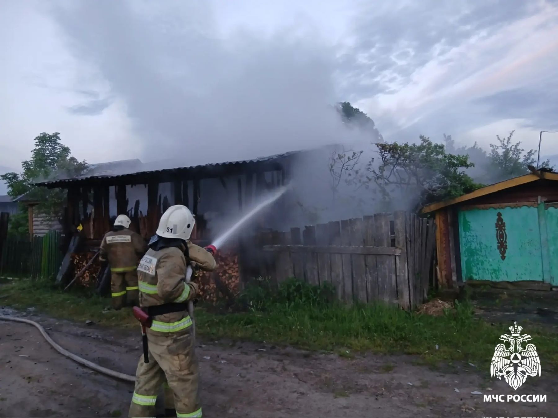 Пожарные отстояли жилой дом в Тверской области