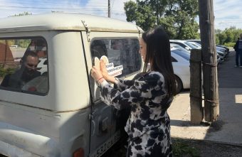 Из Твери в зону СВО отправили автомобиль УАЗ для артиллерийского полка автомобиль