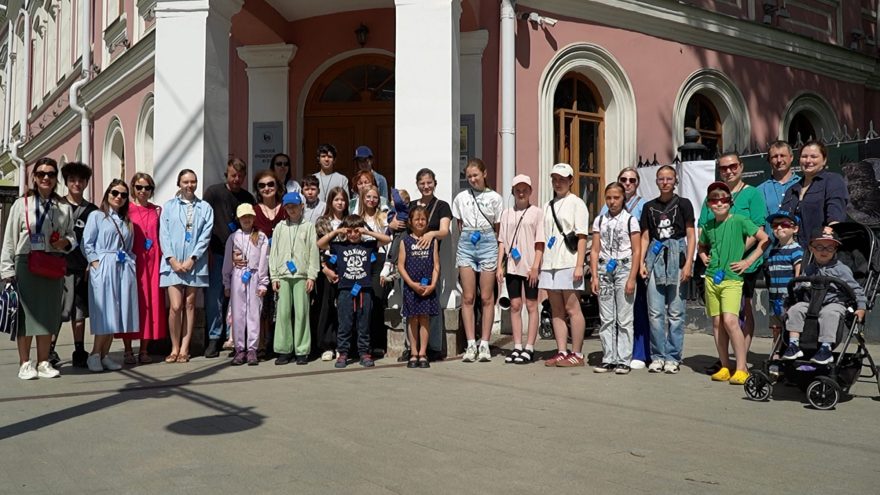 Познавательные прогулки всей семьей: по инициативе Виталия Королева в Тверской области стартовал проект «Нас пригласили на экскурсию»