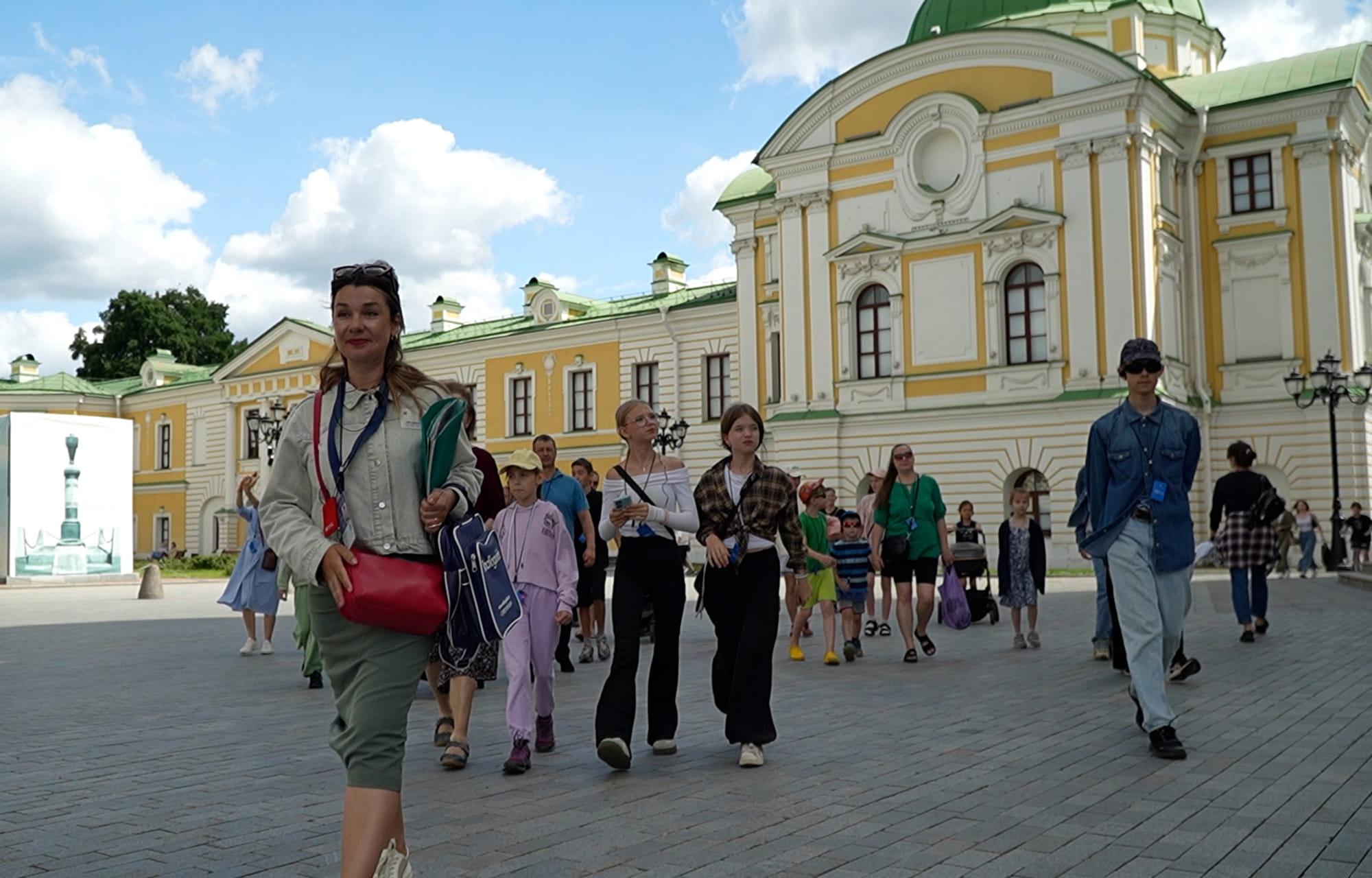 Познавательные прогулки всей семьей: по инициативе Виталия Королева в Тверской области стартовал проект «Нас пригласили на экскурсию»