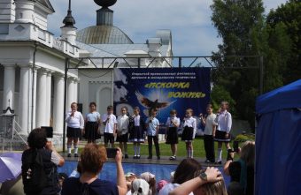 В Калязине прошел фестиваль детского и молодежного творчества «Искорка Божия» фестиваль В Калязине