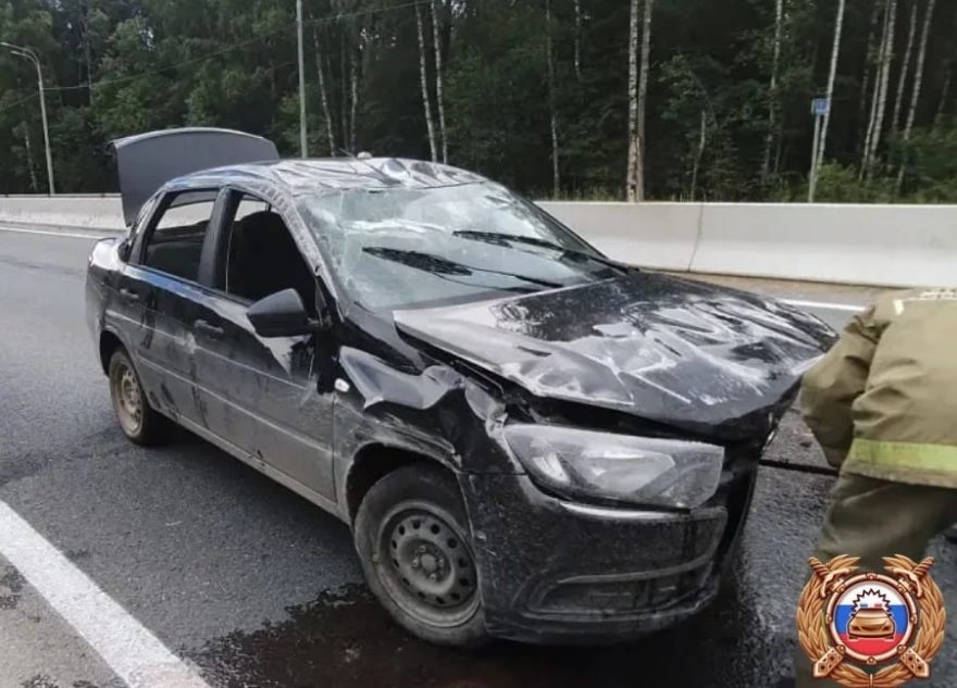 скончался