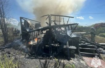 В Тверской области огонь полностью уничтожил дом дом