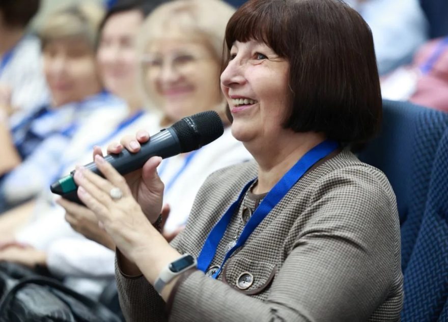 Педагог из Тверской области вошла в число лучших учителей обществознания России