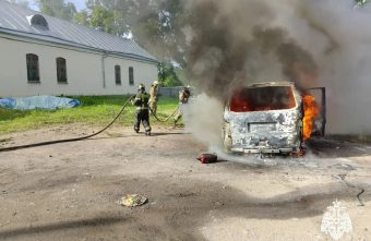 В Тверской области сгорел автомобиль сгорел