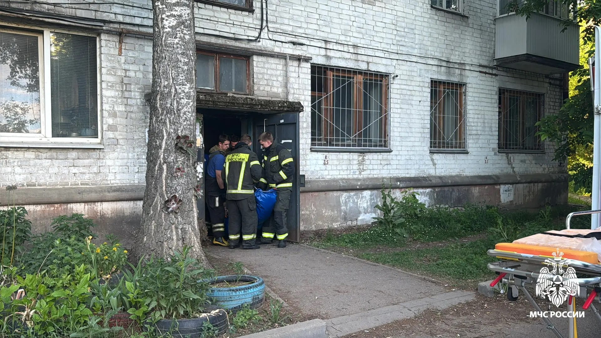 В Твери спасатели пришли на помощь медикам