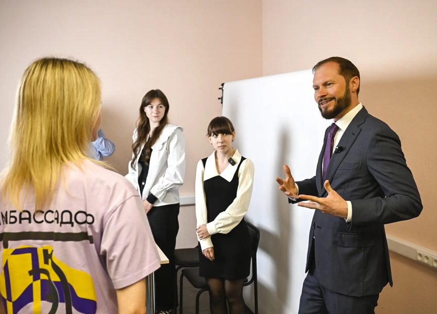 специалисты