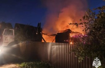 Огонь уничтожил дом в СНТ в Тверской области уничтожил