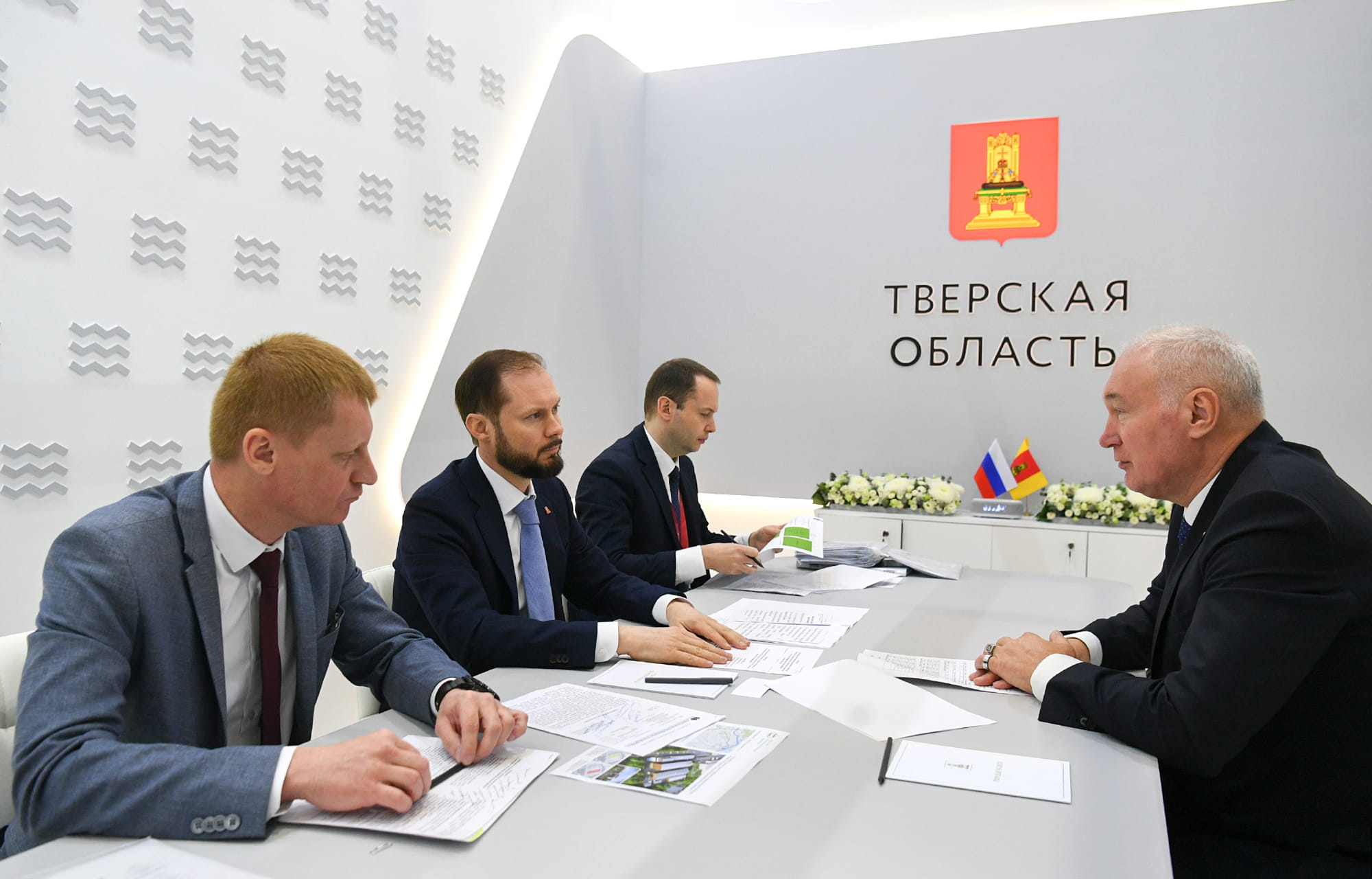 ПМЭФ-2026: Виталий Королев подписал соглашение по развитию в Тверской области производства доступных лекарств
