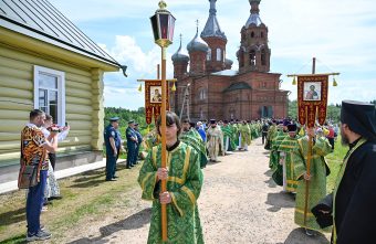 У истока Волги стартовал XXVII Волжский Крестный ход Крестный ход