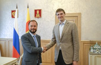 Глава региона Виталий Королев и президент РФБ Андрей Кириленко договорились о создании в Твери центра для игровых видов спорта Глава региона Виталий Королев и президент РФБ Андрей Кириленко договорились о создании в Твери центра для игровых видов спорта