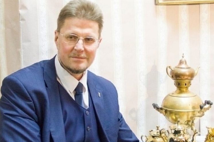 Зиновьев