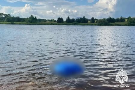 Из реки в Тверской области достали тело мужчины тело