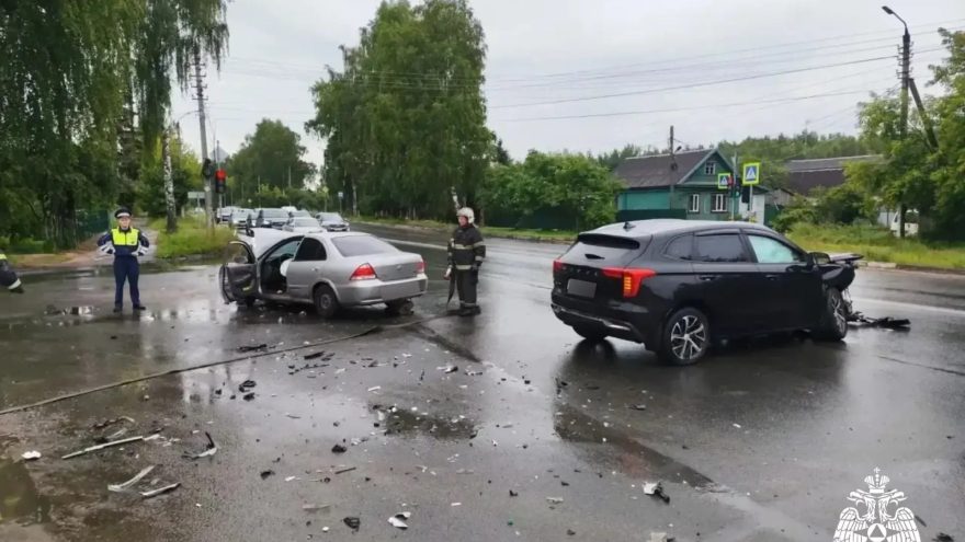 В Твери ликвидировали последствия ДТП с пострадавшим