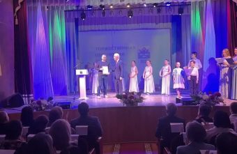 Руководитель фракции «Единая Россия» в ГД вручил благодарности отличившимся жителям Осташковского округа благодарности