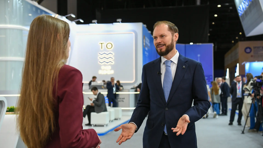Виталий Королев подвел итоги первого дня ПМЭФ-2026: везём к нам плюс 37 миллиардов инвестиций