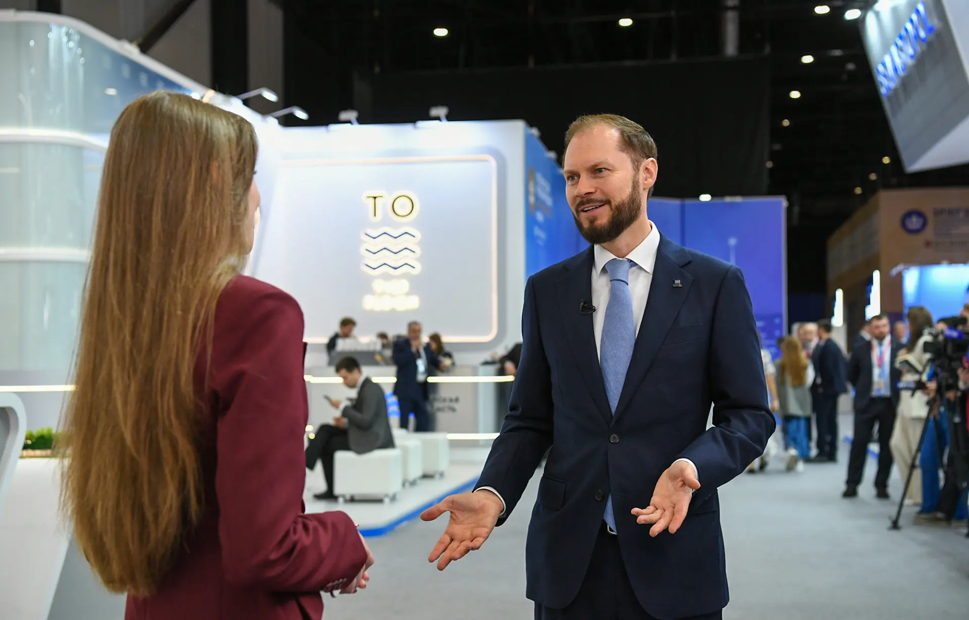 Виталий Королев подвел итоги первого дня ПМЭФ-2026: везём к нам плюс 37 миллиардов инвестиций
