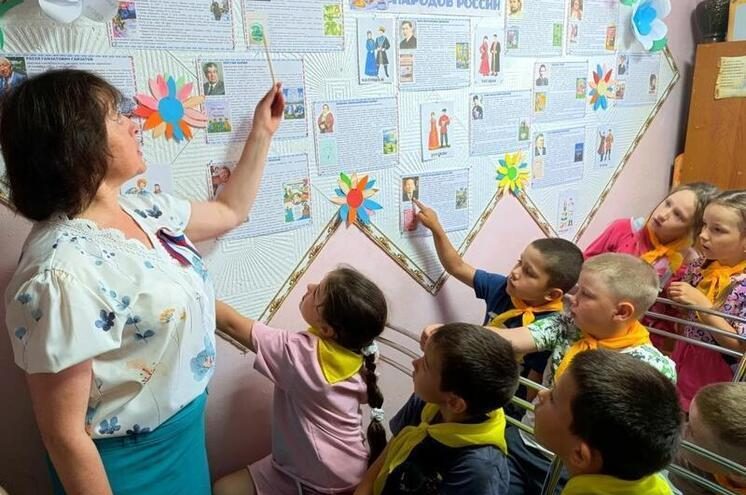 Андреапольские школьники изучали культуру народов России