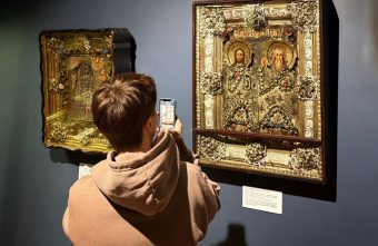 Уникальные фольговые иконы из Тверской области представлены на выставке в Санкт-Петербурге иконы