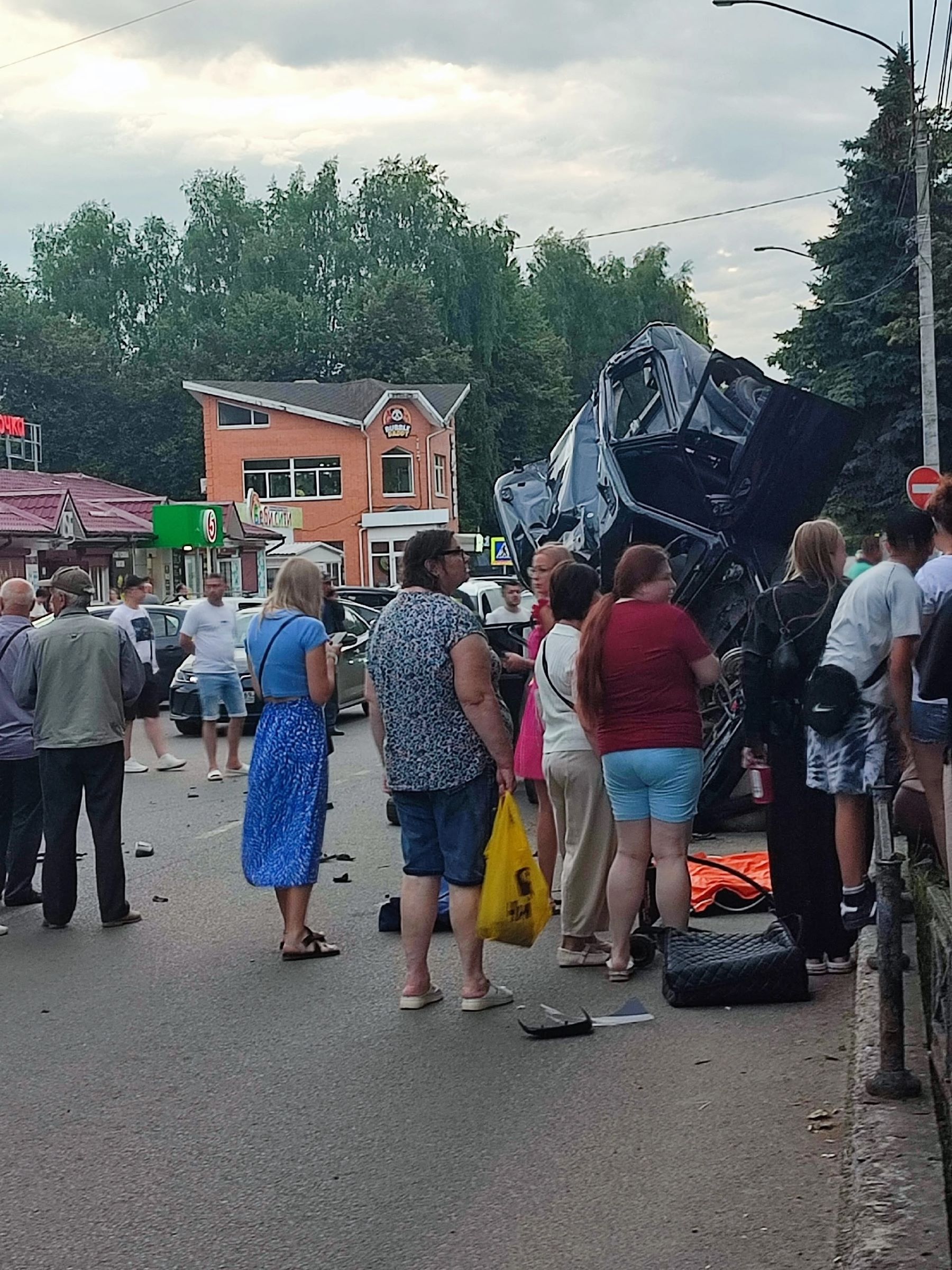 Двое детей и двое взрослых увезли в больницу после ДТП в Тверской области