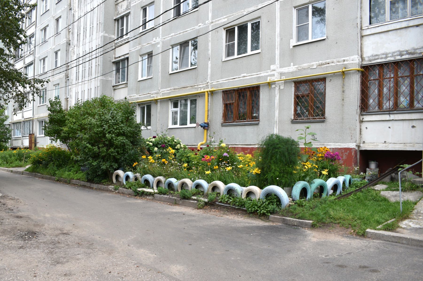 В Заволжском районе Твери завершается ремонт придомовых территорий